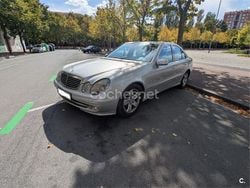 Gris / plata Usado 2004 Mercedes E240 Avantgarde Berlina | 4900 €