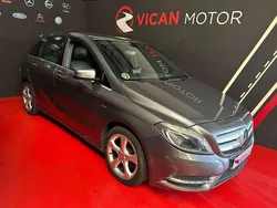 Gris Usado 2012 Mercedes B180 Monovolumen | 14.900 € (Un poco caro)