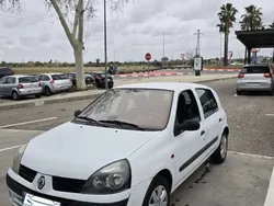 Blanco Usado 2004 Renault Clio II Authentique Utilitario | 3500 € (Precio justo)
