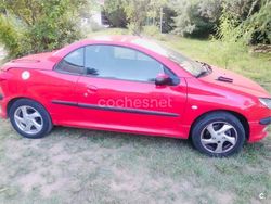 Rojo Usado 2001 Peugeot 206 Descapotable | 4300 €