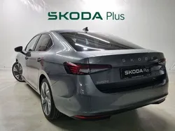 Gris Usado 2024 Skoda Superb Selection Berlina | 40.900 € (Caro)