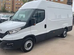 Blanco Usado 2020 Iveco Daily Berlina | 17.950 €