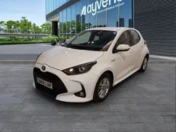 Blanco Usado 2021 Toyota Yaris Hybrid Business Edition Utilitario | 17.800 € (Precio justo)