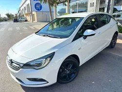 Blanco Usado 2018 Opel Astra Selective Utilitario | 11.999 € (Un poco caro)