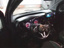 Negro Usado 2023 Mercedes T180 Monovolumen | 26.500 € (Precio justo)