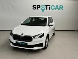 Blanco Usado 2022 Skoda Fabia Ambition Berlina | 13.990 € (Precio justo)