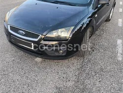 Negro Usado 2006 Ford Focus Trend Berlina | 3100 € (Buen precio)