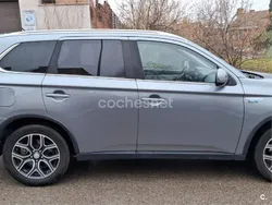 Gris / plata Usado 2015 Mitsubishi Outlander P-HEV SUV | 13.000 € (Precio justo)