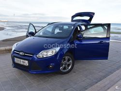 Azul Usado 2014 Ford Focus Berlina | 12.000 €
