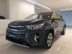Gris / plata Usado 2022 Kia Stonic SUV | 16.133 € (Precio justo)