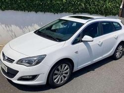 Blanco Usado 2014 Opel Astra Excellence Familiar | 6999 € (Precio justo)