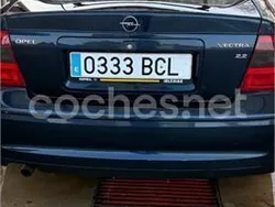 Azul Usado 2000 Opel Vectra Elegance Berlina | 3000 €