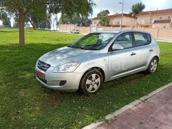 Gris / plata Usado 2010 Kia Ceed Berlina | 3999 € (Super precio)