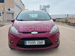 Violeta / lila Usado 2010 Ford Fiesta Trend Utilitario | 2999 € (Buen precio)