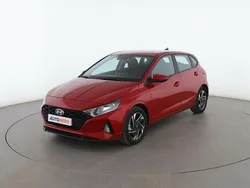 Rojo Usado 2023 Hyundai i20 Berlina | 16.499 € (Precio justo)
