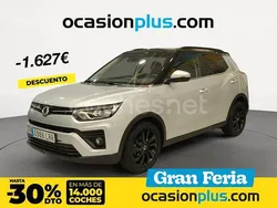 Gris / plata Usado 2021 Ssangyong Tivoli Limited SUV | 17.900 € (Precio justo)