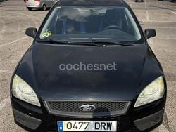 Negro Usado 2005 Ford Focus Trend Berlina | 2300 € (Buen precio)