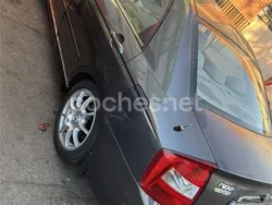 Marrón Usado 2006 Kia Cerato LX Berlina | 2300 €