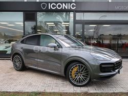 Gris / plata Usado 2020 Porsche Cayenne Turbo SUV | 87.900 € (Un poco caro)