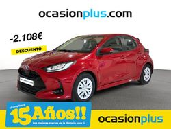 Rojo Usado 2022 Toyota Yaris Hybrid Business Edition Berlina | 17.690 € (Buen precio)