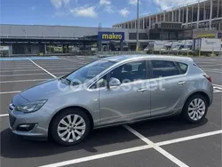 Gris / plata Usado 2013 Opel Astra Selective Berlina | 6800 € (Un poco caro)