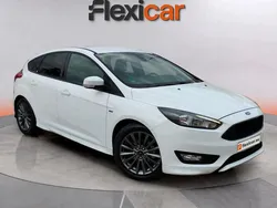Blanco Usado 2017 Ford Focus ST-Line Berlina | 10.590 € (Buen precio)