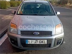Gris / plata Usado 2009 Ford Fusion Berlina | 3490 € (Precio justo)