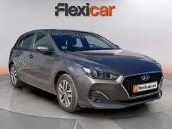 Gris Usado 2019 Hyundai i30 Berlina | 13.690 € (Precio justo)