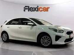 Blanco Usado 2019 Kia Ceed Launch Edition Berlina | 11.490 € (Buen precio)