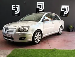 Gris / plata Usado 2008 Toyota Avensis Sol Berlina | 7890 € (Un poco caro)