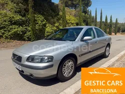 Gris / plata Usado 2004 Volvo S60 Momentum Berlina | 4990 € (Precio justo)