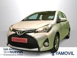 Plateado Usado 2015 Toyota Yaris Active Utilitario | 13.950 € (Caro)