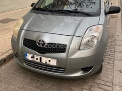 Gris / plata Usado 2006 Toyota Yaris Berlina | 4800 € (Precio justo)