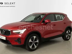 Rojo Usado 2023 Volvo XC40 Plus SUV | 38.000 € (Precio justo)