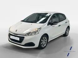 Blanco Usado 2017 Peugeot 208 Access Utilitario | 9999 € (Un poco caro)