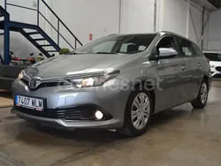 Gris / plata Usado 2016 Toyota Auris Familiar | 14.990 € (Un poco caro)