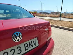 Granate Usado 2002 VW Bora Conceptline Berlina | 2900 €