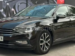 Gris Usado 2020 VW Passat Executive Berlina | 14.900 € (Buen precio)