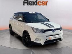 Blanco Usado 2015 Ssangyong (KGM) Tivoli Limited SUV | 10.790 €