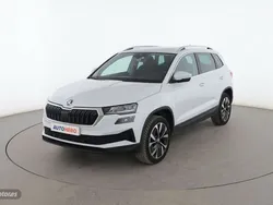 Blanco Usado 2024 Skoda Karoq Ambition SUV | 28.299 € (Un poco caro)
