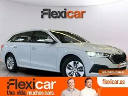 Blanco Usado 2023 Skoda Octavia Style Familiar | 22.490 € (Precio justo)