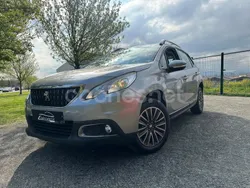 Gris / plata Usado 2017 Peugeot 2008 Style SUV | 8989 € (Precio justo)