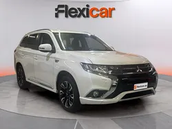 Blanco Usado 2018 Mitsubishi Outlander P-HEV SUV | 20.290 € (Precio justo)