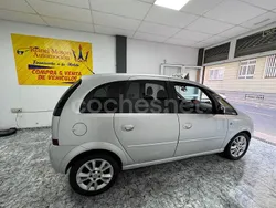 Gris / plata Usado 2009 Opel Meriva Cosmo Monovolumen | 3990 € (Un poco caro)
