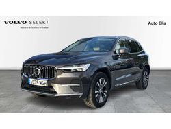 Gris Usado 2023 Volvo XC60 Core SUV | 48.500 € (Un poco caro)