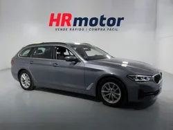 Gris Usado 2021 BMW 520 Performance Familiar | 29.850 € (Precio justo)