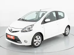 Blanco Usado 2013 Toyota Aygo Live Utilitario | 5900 € (Precio justo)