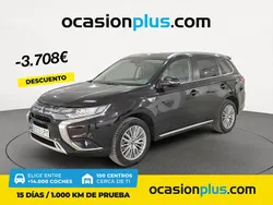 Negro Usado 2021 Mitsubishi Outlander P-HEV Motion SUV | 25.390 € (Precio justo)