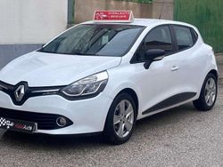Blanco Usado 2015 Renault Clio IV Authentique Utilitario | 6499 € (Precio justo)