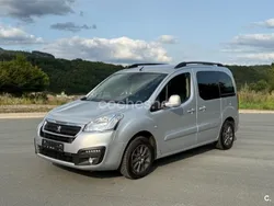Gris / plata Usado 2016 Peugeot Partner Tepee Outdoor Monovolumen | 12.500 € (Precio justo)